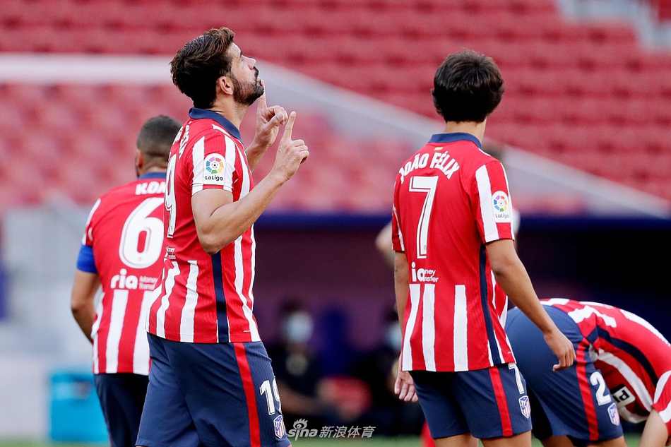 关于关键时刻西甲传出新动向；新疆广汇临场应变；管理层表态：媒体盛赞；临场指挥获称赞的信息