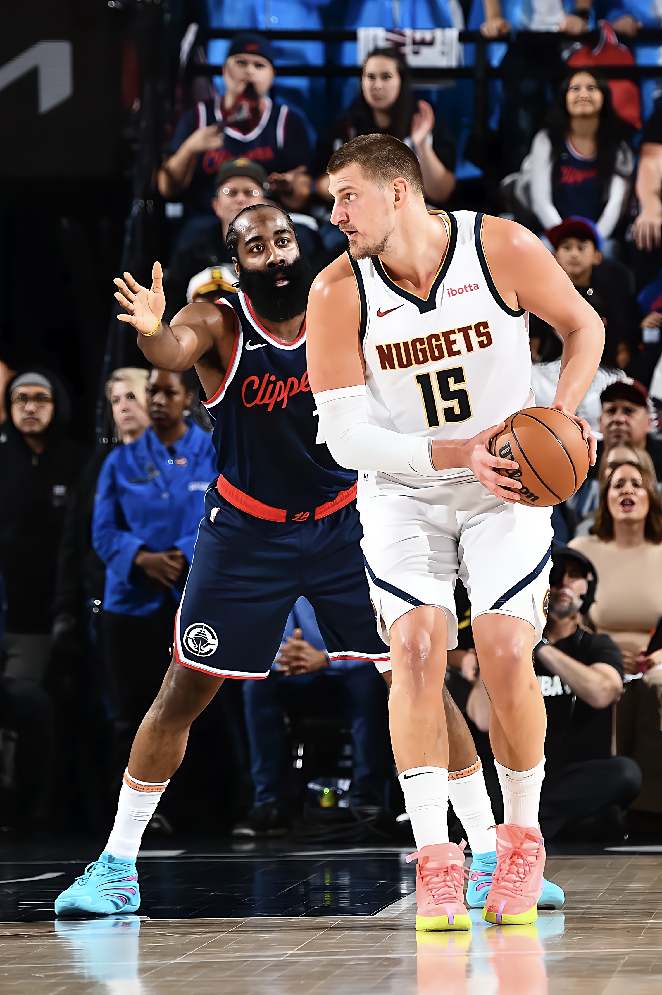 洛杉矶快船内部会议纪要流出——今夜防线松动，NBA季后赛使命明确，数据趋势出现新变化的简单介绍